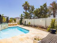  of property in Bloubergstrand