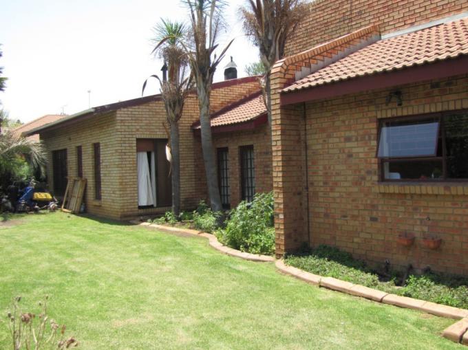 4 Bedroom House for Sale For Sale in Vanderbijlpark - MR660082