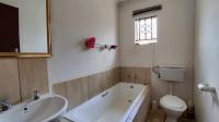 Bathroom 1 - 5 square meters of property in Windmill Park