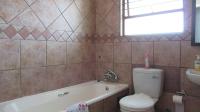 Bathroom 1 - 3 square meters of property in Sharonlea