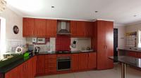 Kitchen - 35 square meters of property in Greenstone Hill