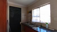 Kitchen - 35 square meters of property in Greenstone Hill