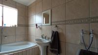 Bathroom 1 - 9 square meters of property in Riverlea - JHB