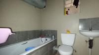 Bathroom 1 - 5 square meters of property in Fleurhof