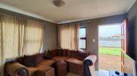 Lounges - 14 square meters of property in Vosloorus