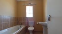 Bathroom 1 - 5 square meters of property in Blue Hills