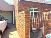 2 Bedroom 1 Bathroom Simplex for Sale for sale in Amberfield