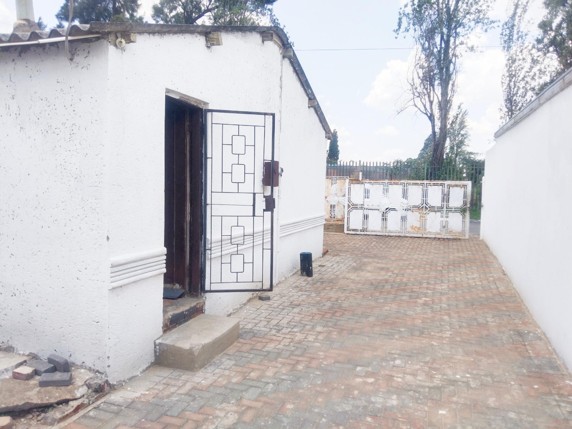  of property in Emdeni South