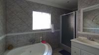 Main Bathroom - 9 square meters of property in Highveld