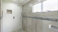 Main Bathroom - 9 square meters of property in Avoca