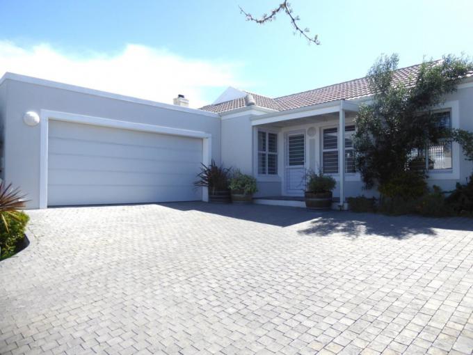 4 Bedroom House for Sale For Sale in Sunningdale - CPT - MR660533