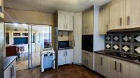 Kitchen - 16 square meters of property in Siluma view