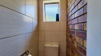 Main Bathroom - 11 square meters of property in Ferryvale