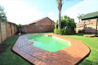  of property in Rooihuiskraal North