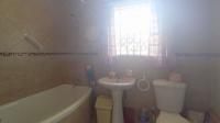 Bathroom 1 - 4 square meters of property in Clubview