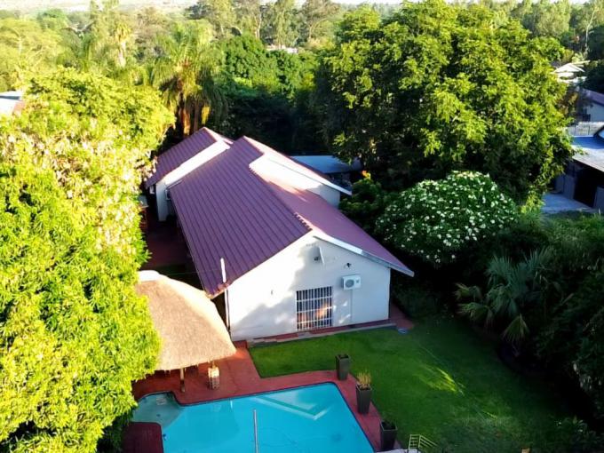 4 Bedroom House for Sale For Sale in Protea Park Remove - MR660644