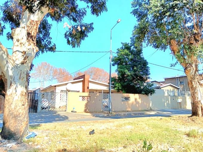 8 Bedroom House for Sale For Sale in Turffontein - MR660659