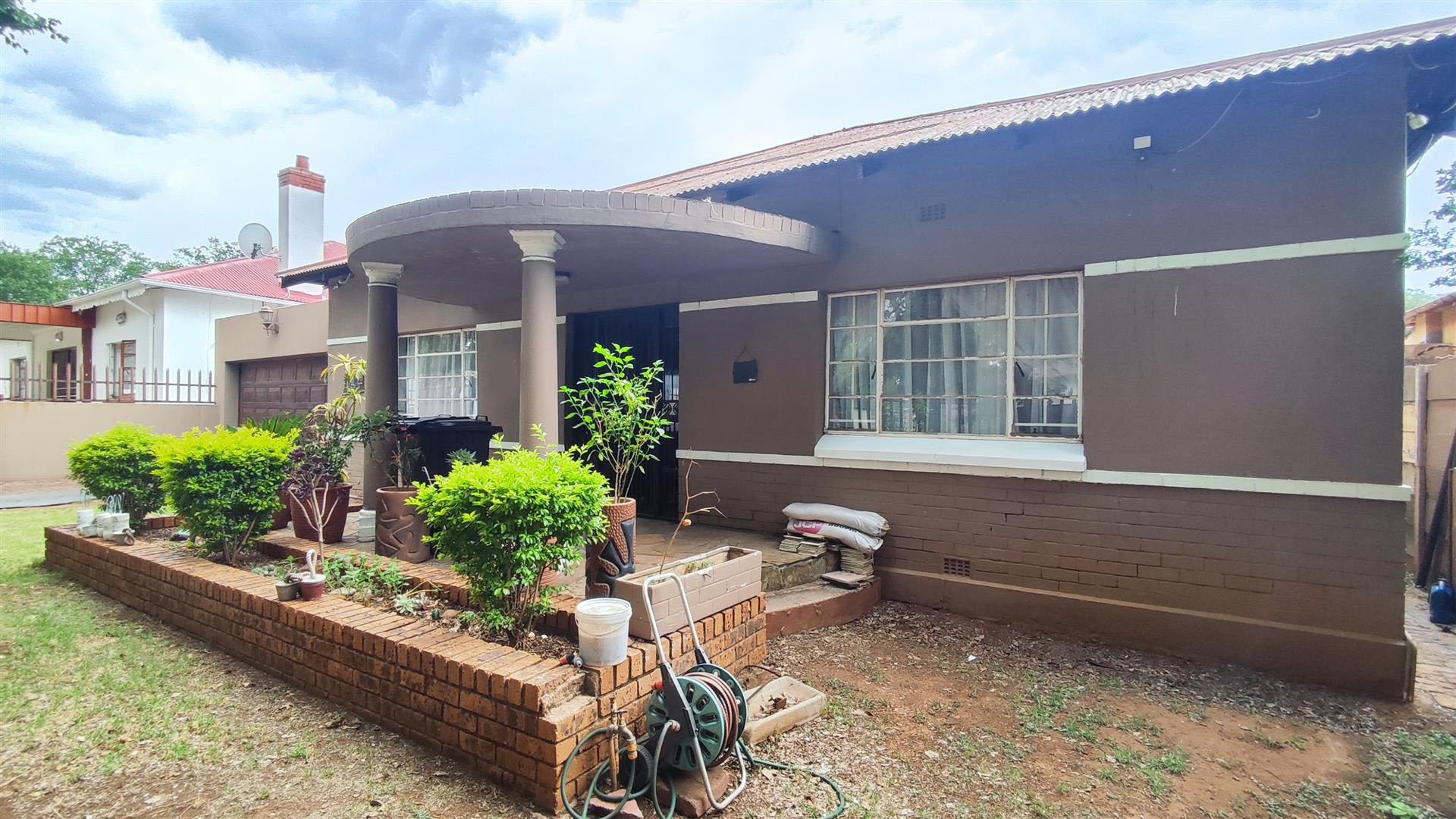 Front View of property in Boksburg South