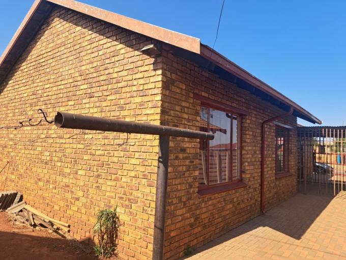 3 Bedroom House for Sale For Sale in Vosloorus - MR660841