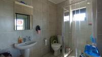 Main Bathroom - 5 square meters of property in Zwartkoppies