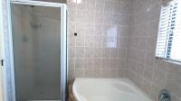 Bathroom 1 - 7 square meters of property in Zeekoei Vlei