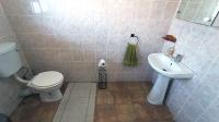 Bathroom 1 - 7 square meters of property in Zeekoei Vlei