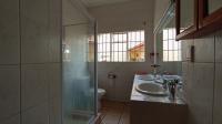 Bathroom 3+ - 11 square meters of property in Sydenham - JHB