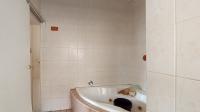 Bathroom 3+ - 11 square meters of property in Sydenham - JHB