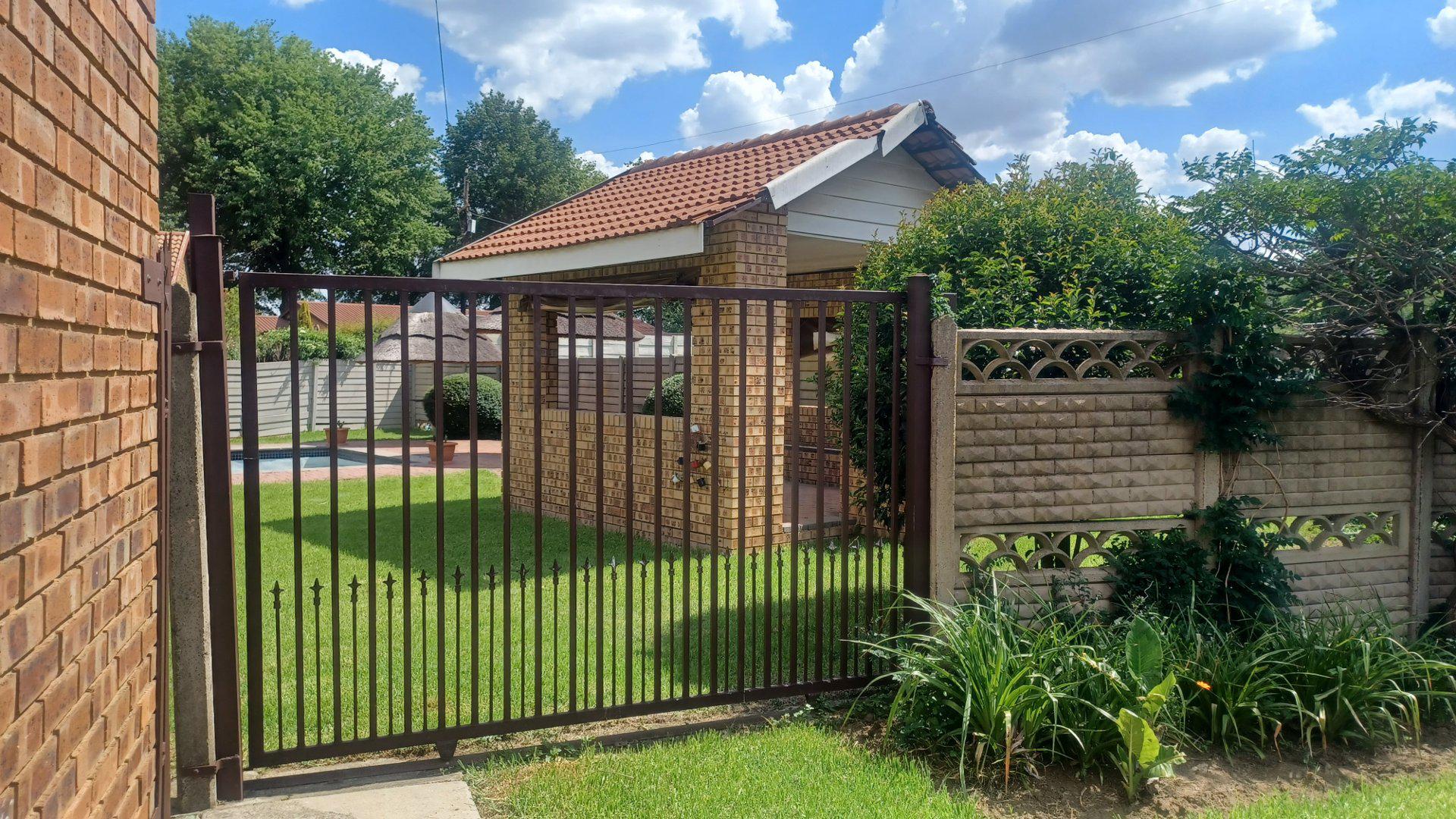 Front View of property in Ermelo