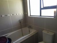 Bathroom 1 of property in Heidedal