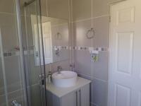 Bathroom 1 of property in Heidedal