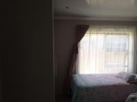 Bed Room 1 of property in Heidedal