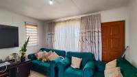 Lounges - 14 square meters of property in Savanna City