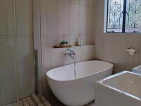 Main Bathroom of property in Riverside - DBN