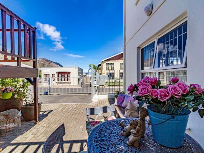 1 Bedroom Apartment for Sale For Sale in Gordons Bay - MR660944