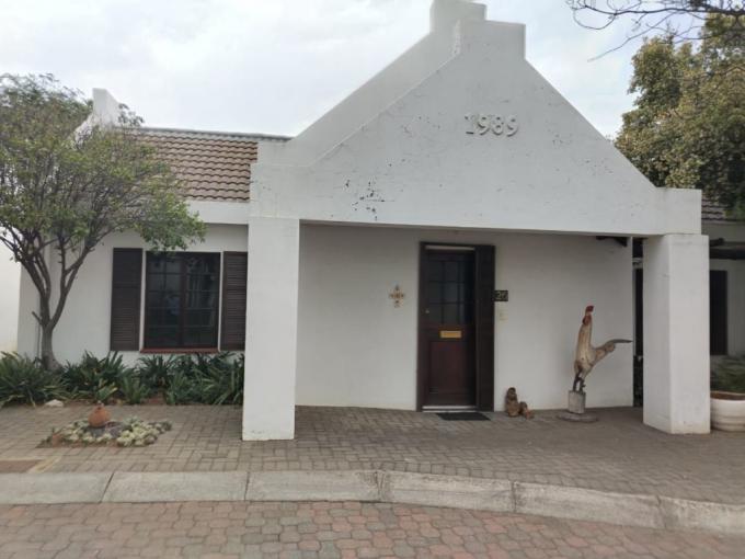 4 Bedroom Simplex for Sale For Sale in Protea Park Remove - MR660955