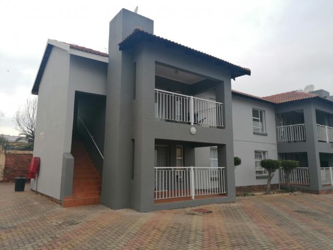 2 Bedroom Simplex for Sale For Sale in Rensburg - MR660963