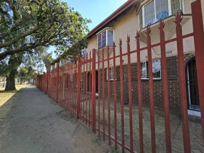 2 Bedroom Apartment for Sale For Sale in Germiston South - MR660965