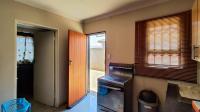 Kitchen - 9 square meters of property in Delmore Park