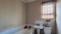 Bathroom 1 - 4 square meters of property in Delmore Park