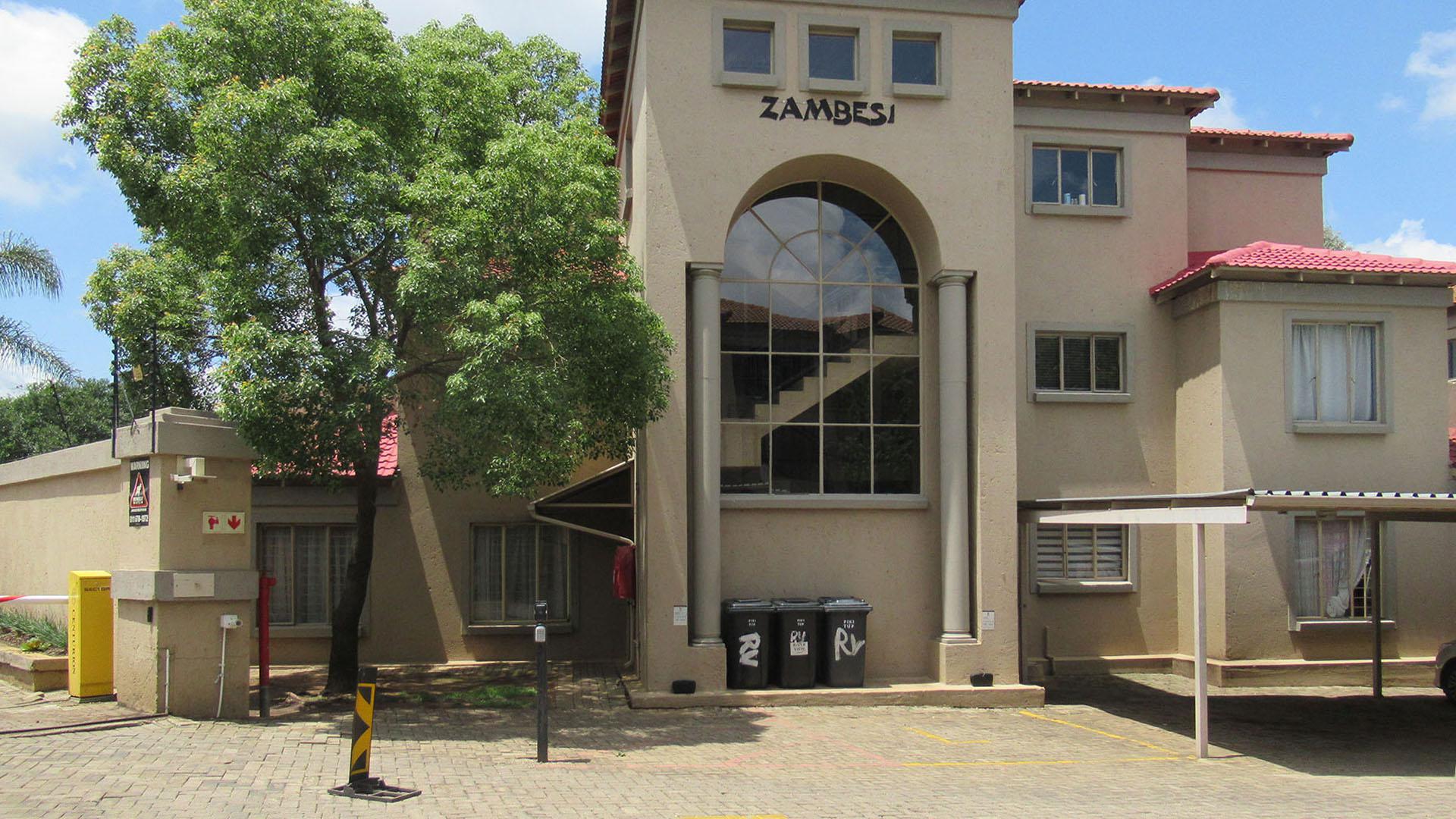 Front View of property in Weltevreden Park