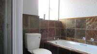 Bathroom 1 - 5 square meters of property in Weltevreden Park