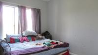 Bed Room 1 - 11 square meters of property in Weltevreden Park