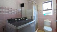 Bathroom 1 - 4 square meters of property in Clare Hills