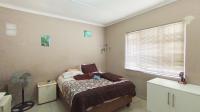 Bed Room 1 - 18 square meters of property in Demat