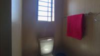 Main Bathroom - 3 square meters of property in Kameeldrift