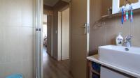 Bathroom 1 - 5 square meters of property in Kameeldrift