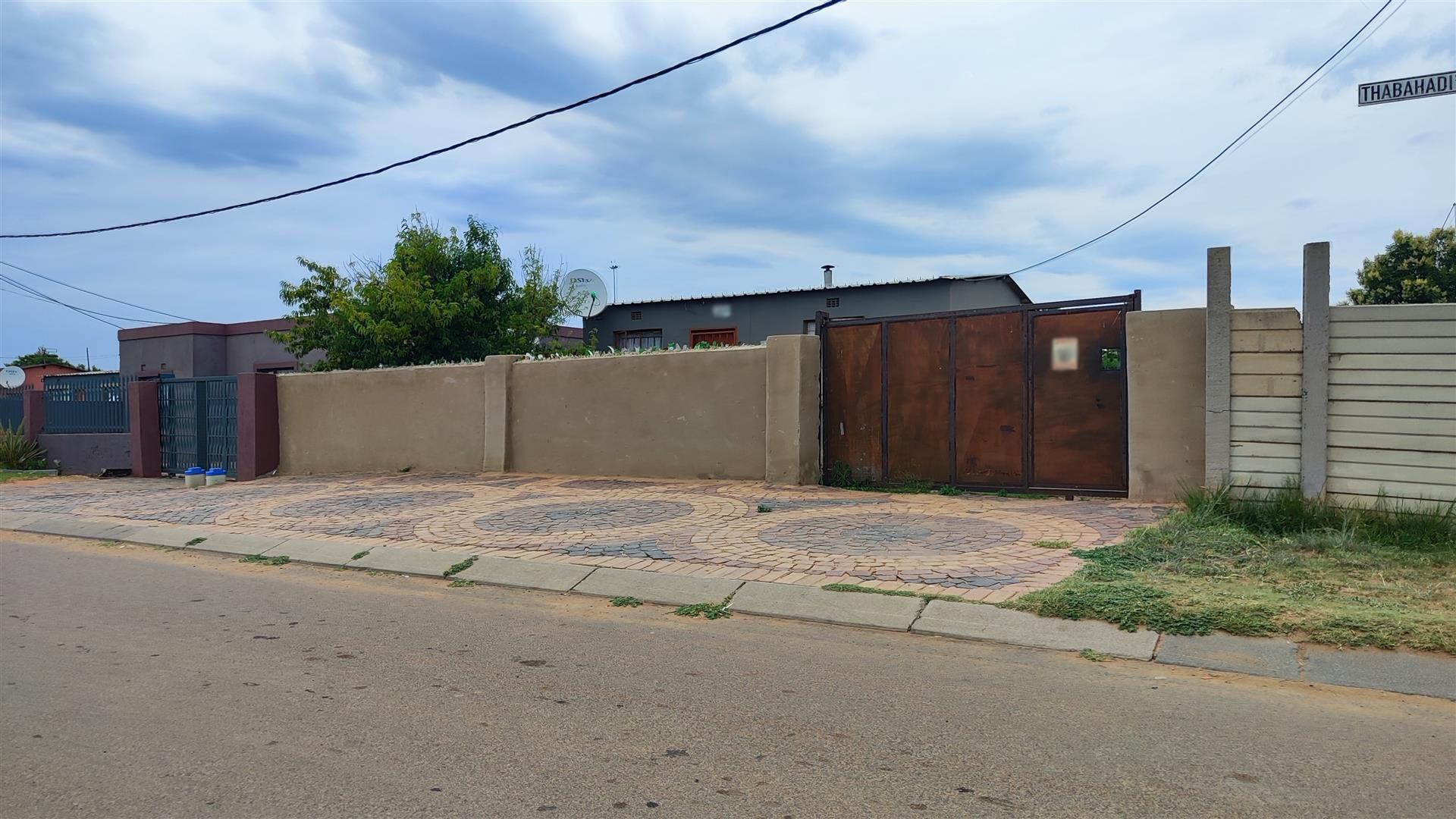 Front View of property in Kwa-Thema