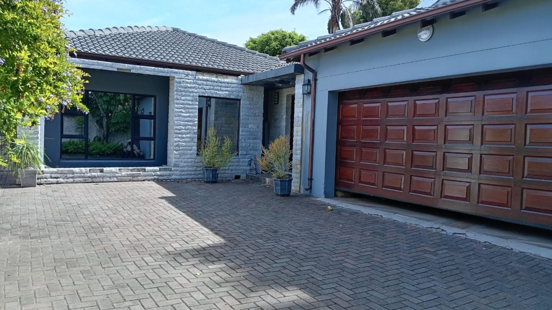 Front View of property in Beacon Bay North