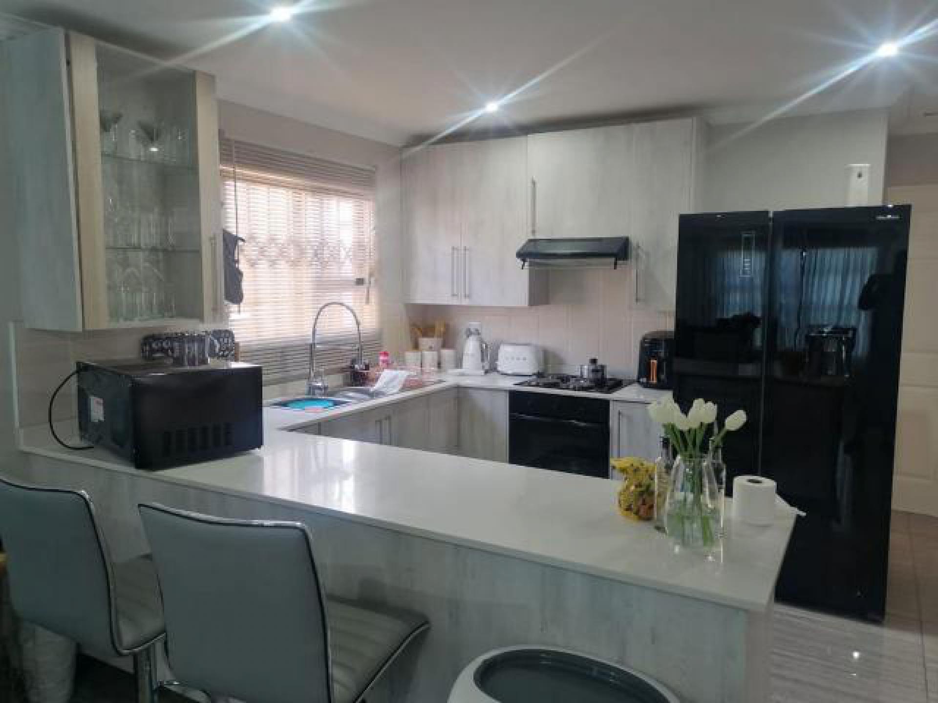 Kitchen of property in Heidedal